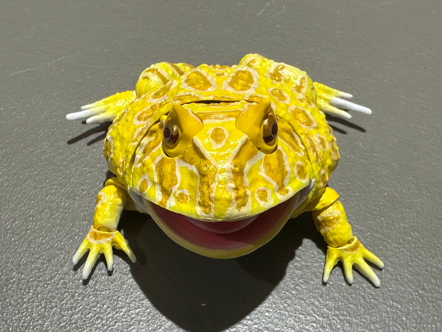 Articulated Argentine Horned Pacman Frog Plastic Figure w/ Movable Joints Yellow