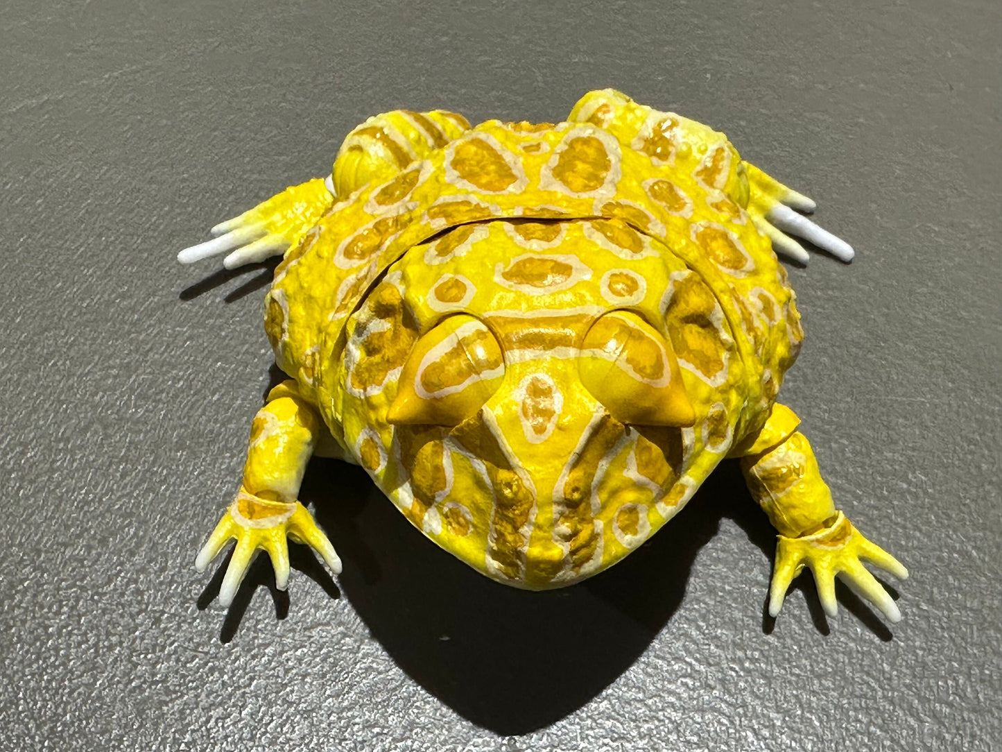 Articulated Argentine Horned Pacman Frog Plastic Figure w/ Movable Joints Yellow
