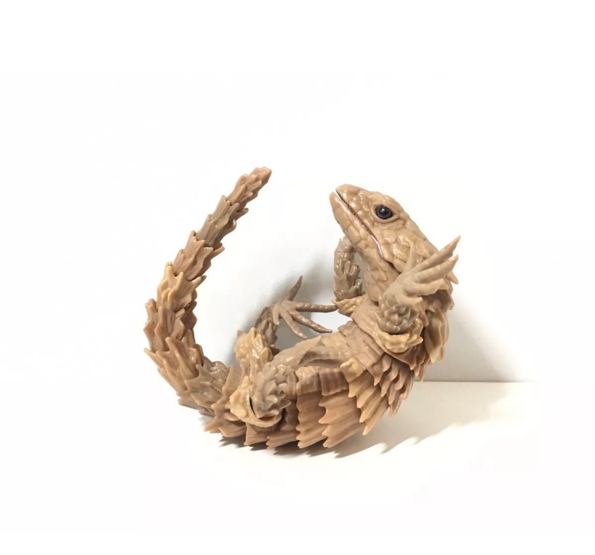 Armadillo Lizard Realistic Plastic Figure w/ Movable Joints