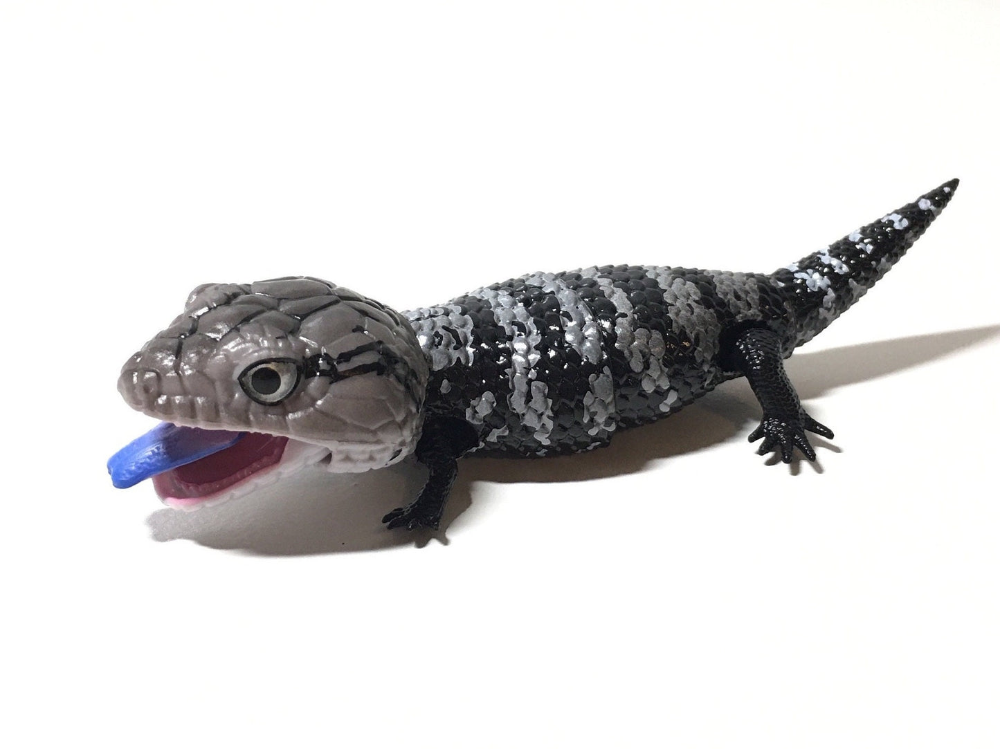 Bandai Blue-tongued Skink Azantica Action Lizard Figure