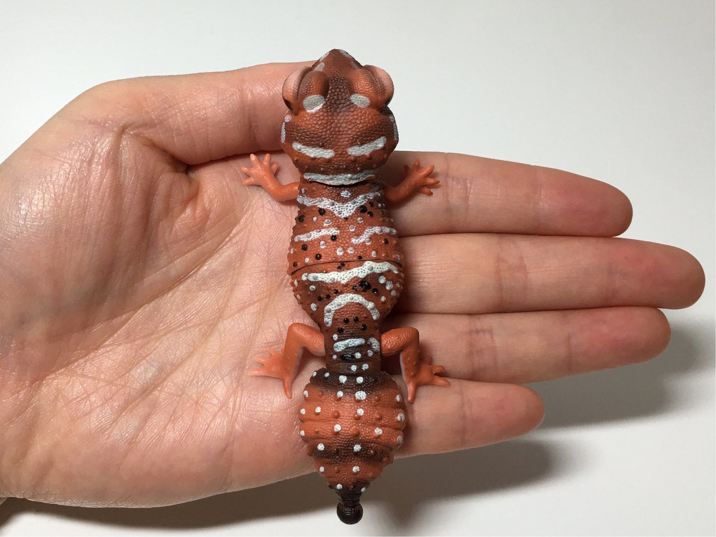Bandai Three-lined Knob-tailed Skinned Gecko Mini Figure  w/ Movable Joints